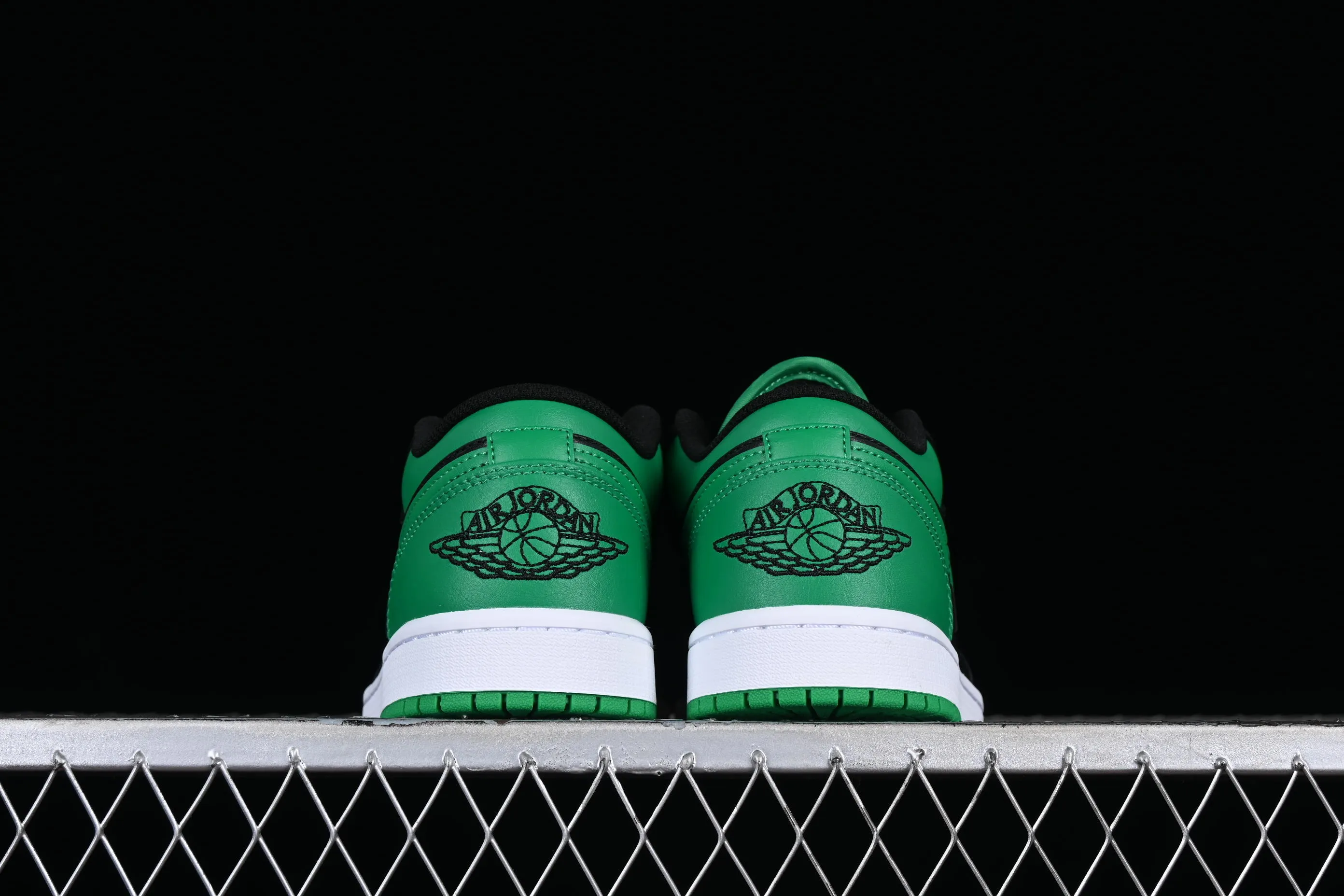 All categories Air Jordan Jordan series basketball shoes Air Jordan 1 Low G version pure original Air Jordan 1 Low "Lucky Green" AJ1 Joe 1 black green low-top basketball shoes 553558-065